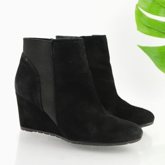 Clarks Womens Rosepoint Bell Boot Size 9.5 Black Suede Chelsea Bootie Wedge Heel - Picture 1 of 11